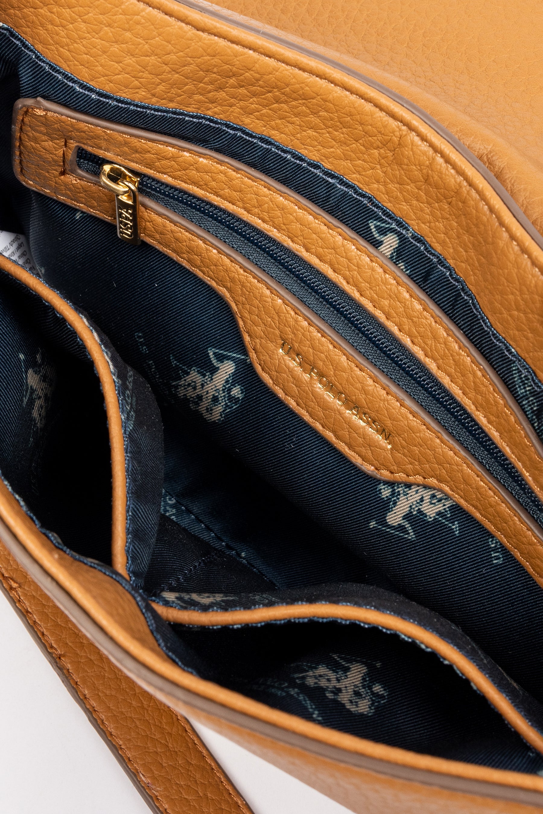 Borsa piccola a tracolla con patta