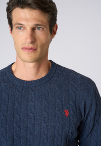 Maglia girocollo a treccia misto lana merino riciclata