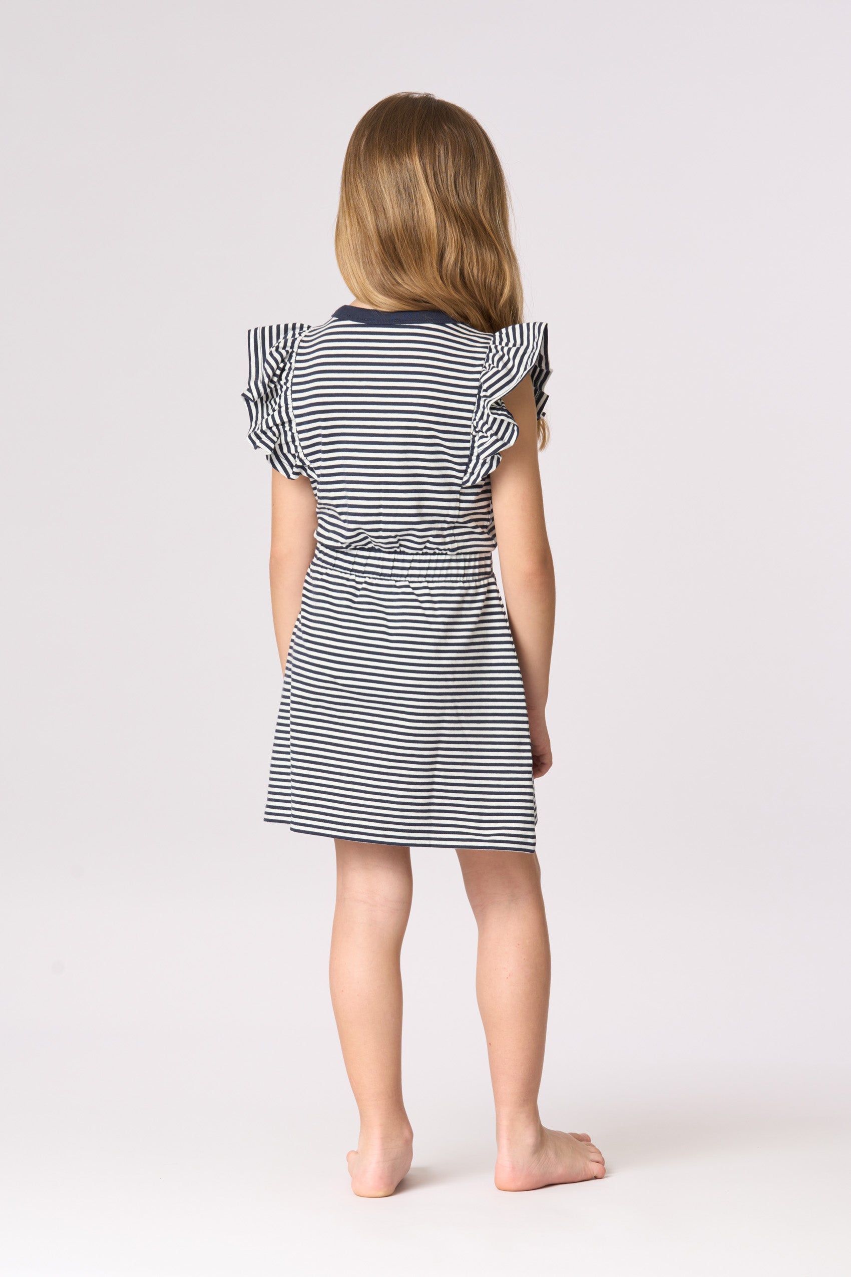 Abito da bambina in cotone stretch a righe con maniche volant