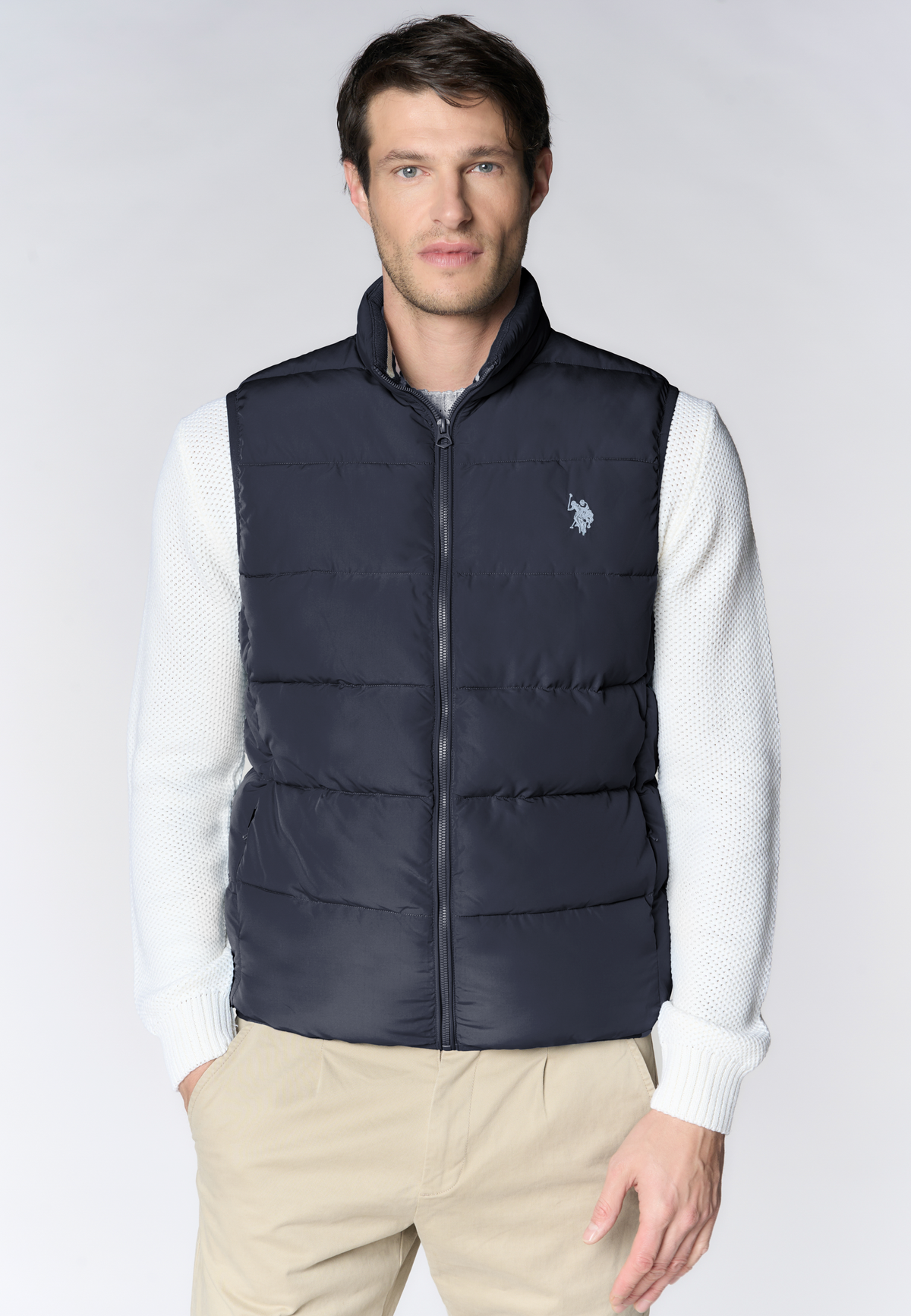 Gilet imbottito con chiusura zip e collo alto