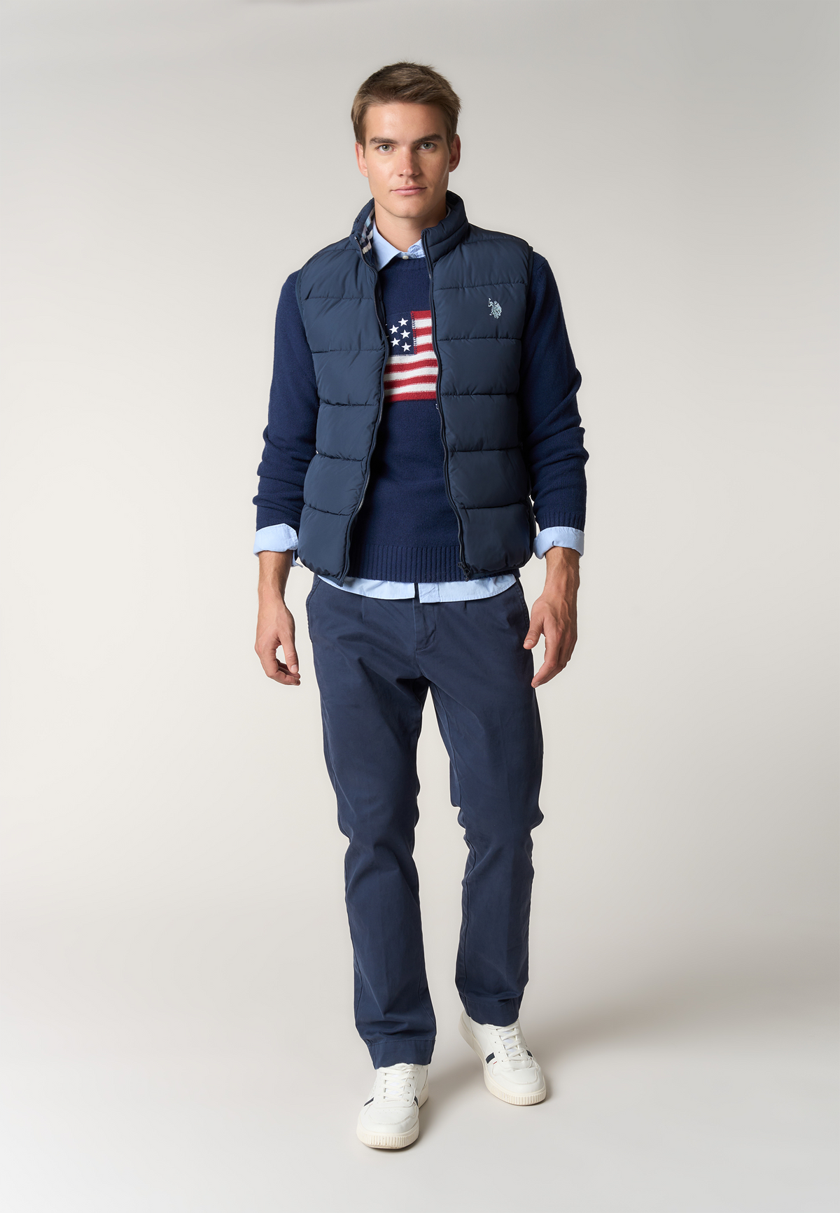 Gilet imbottito con chiusura zip e collo alto