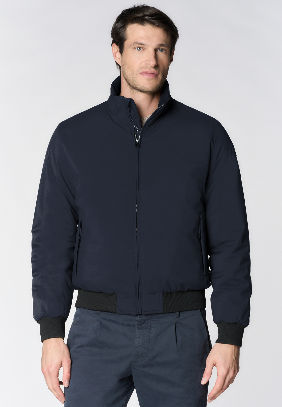 Bomber imbottito in tessuto tecnico con collo alto