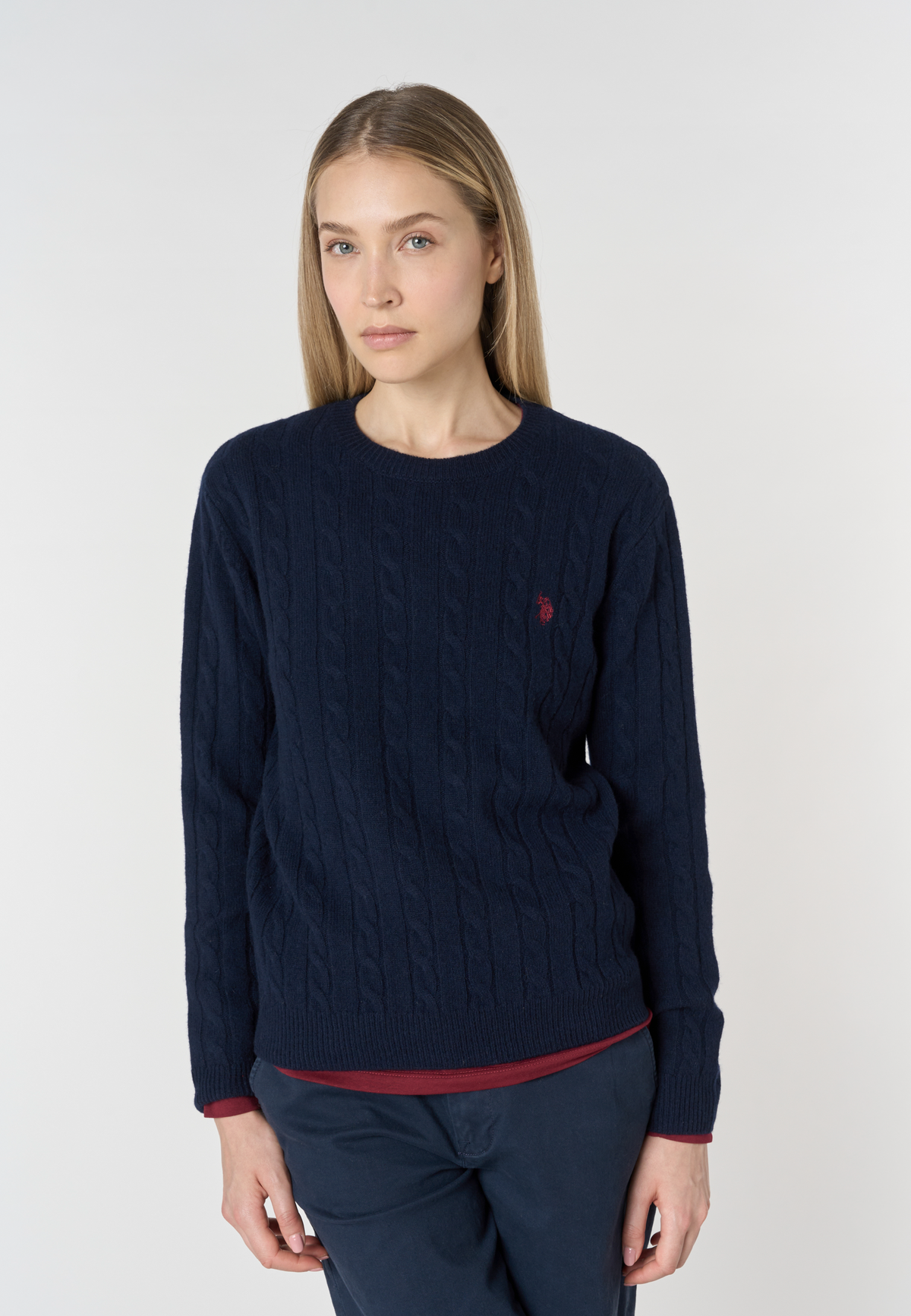 Maglia girocollo in lana con lavorazione a trecce
