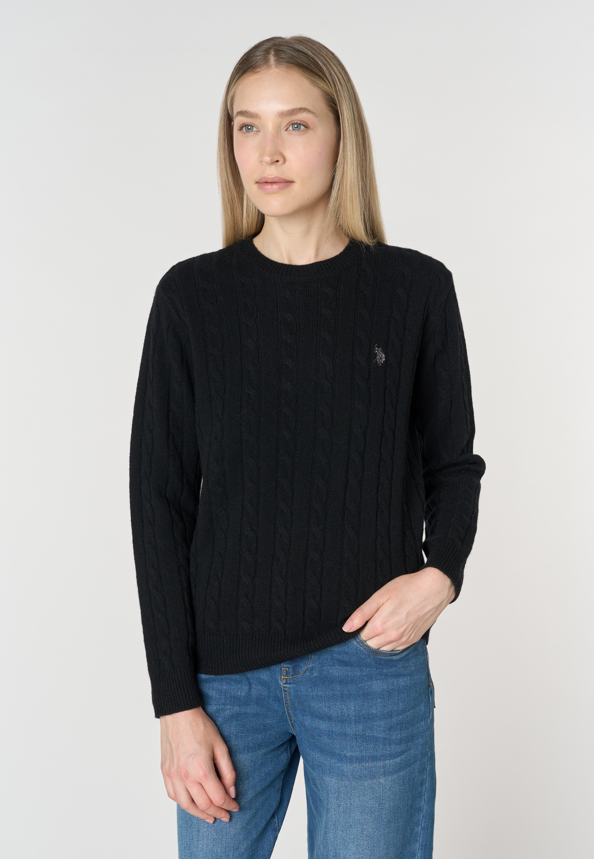 Maglia girocollo in lana con lavorazione a trecce