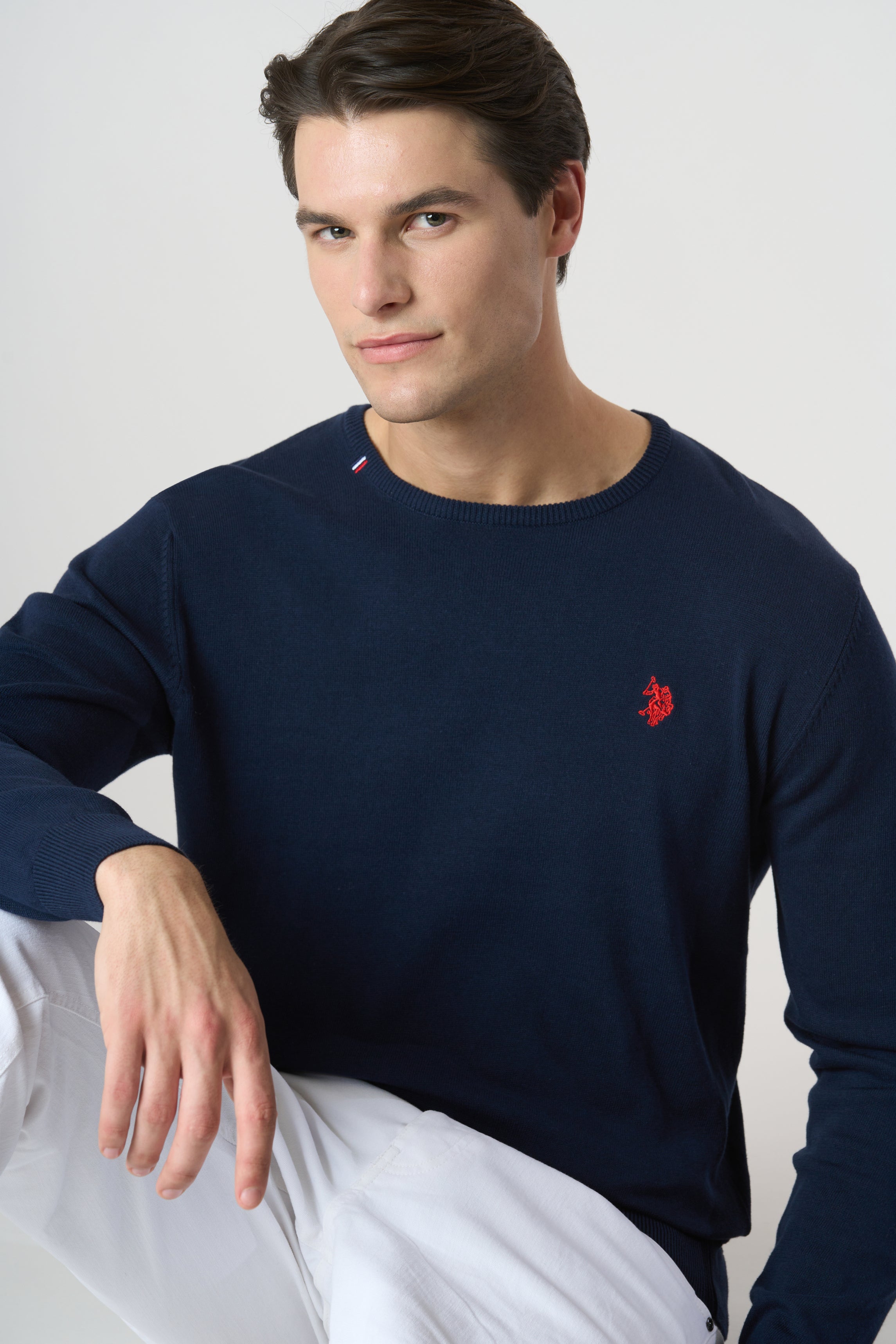 Maglia girocollo in cotone con logo ricamato