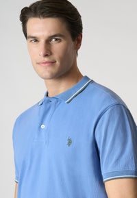 Polo shirt a maniche corte in cotone light con dettagli su maniche e colletto