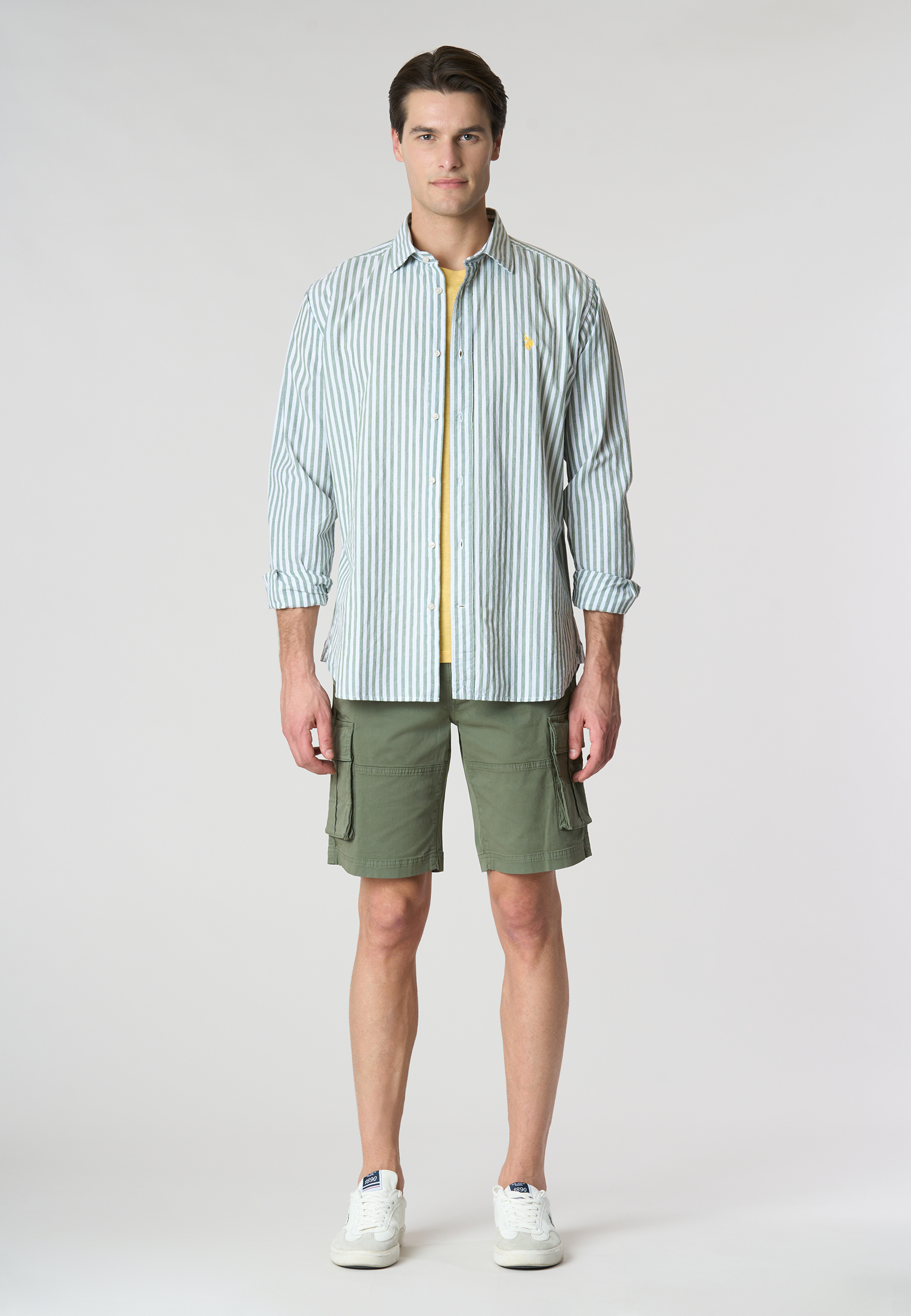 Pantaloni corti cargo in cotone twill stretch