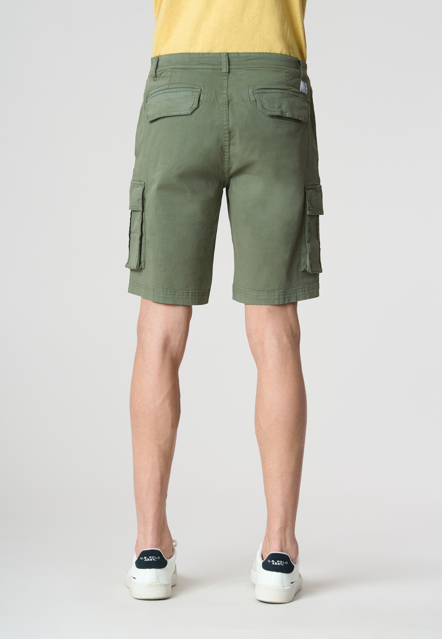 Pantaloni corti cargo in cotone twill stretch