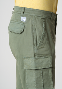 Pantaloni corti cargo in cotone twill stretch