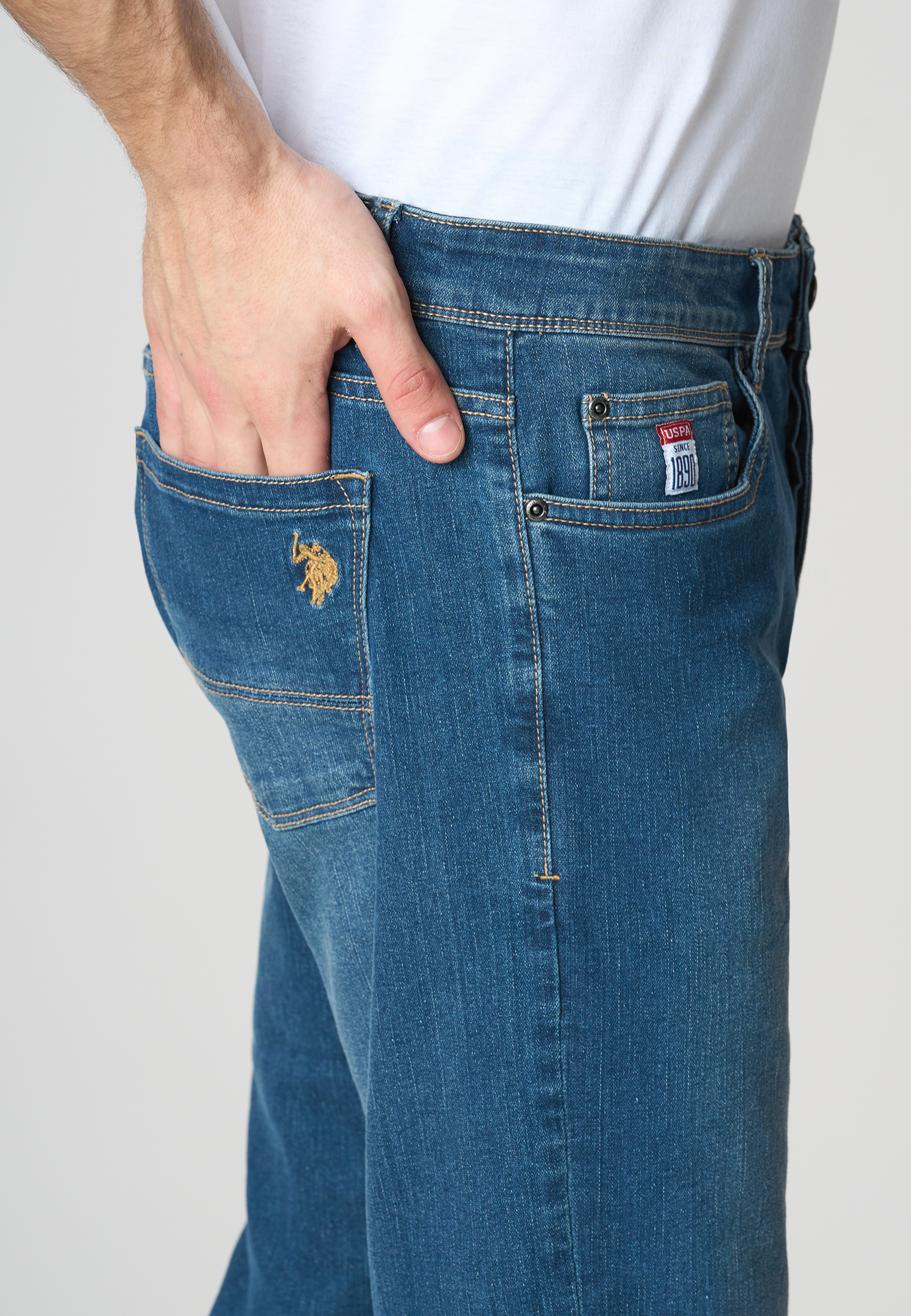 Pantalone denim da uomo cinque tasche regular fit