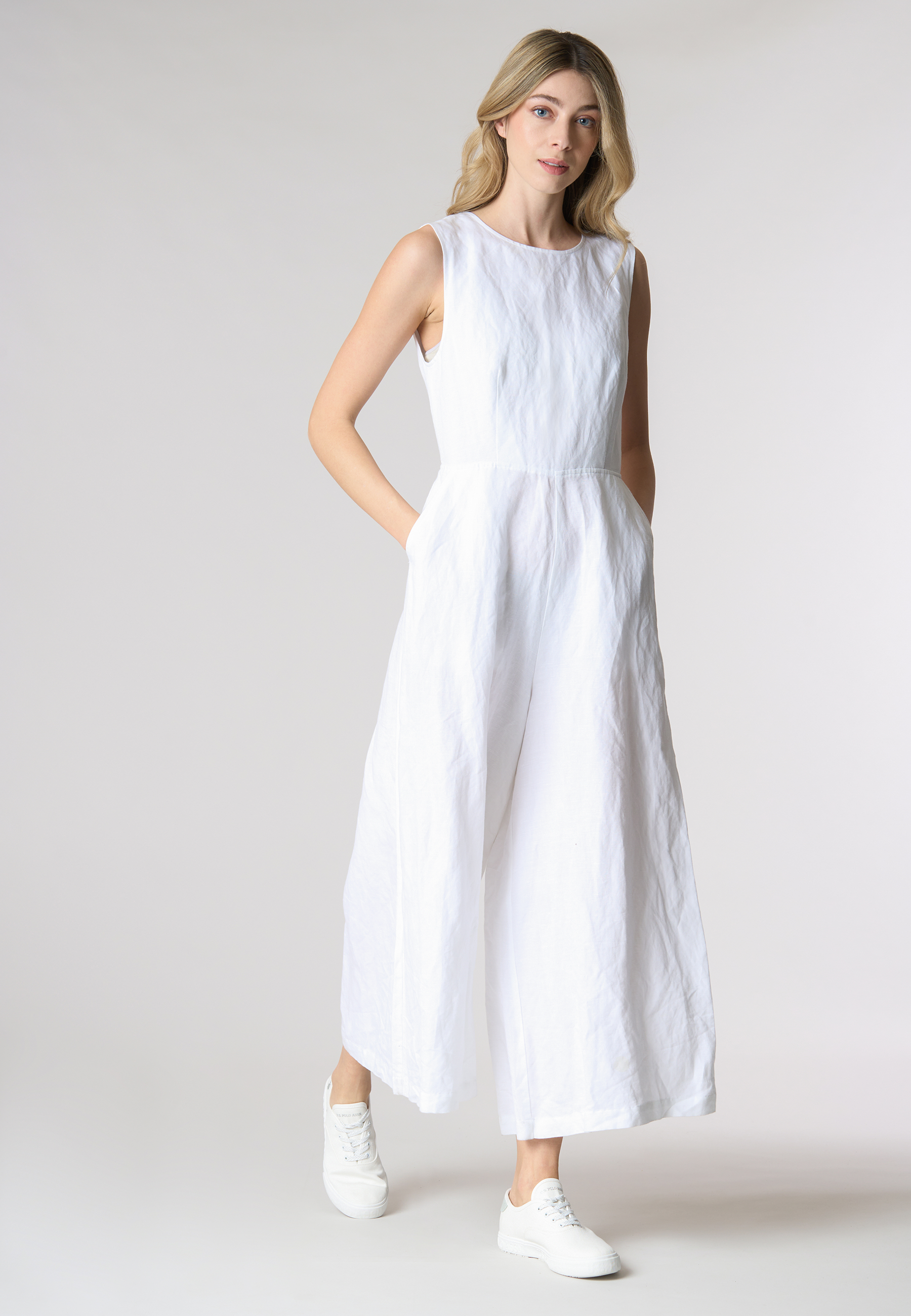 Tuta lunga smanicata in misto viscosa e lino