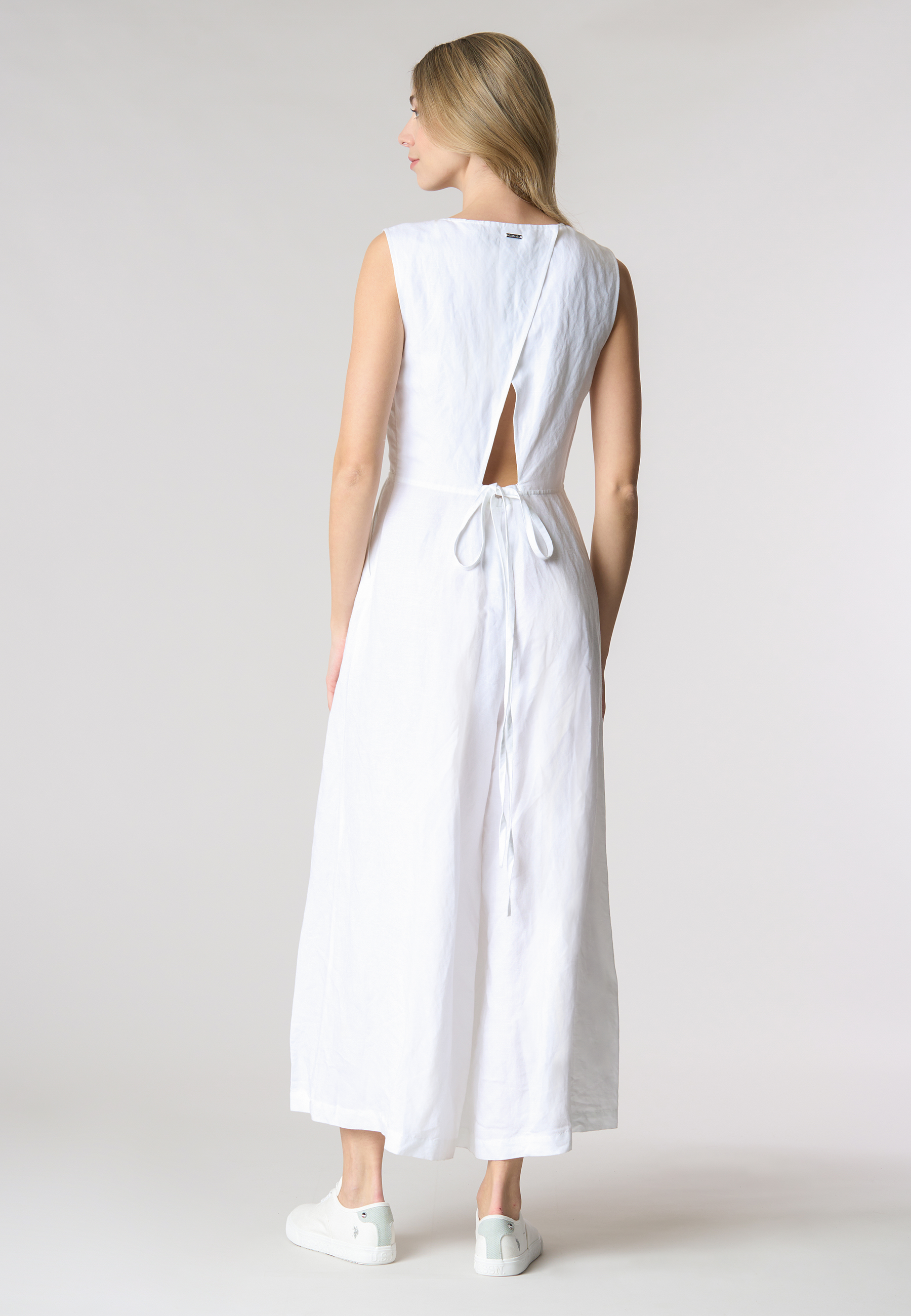 Tuta lunga smanicata in misto viscosa e lino