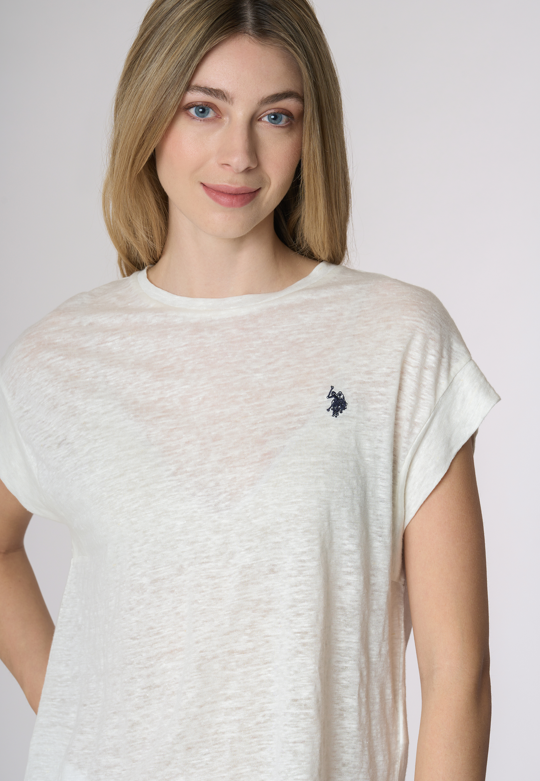 T-shirt girocollo smanicata in lino premium quality