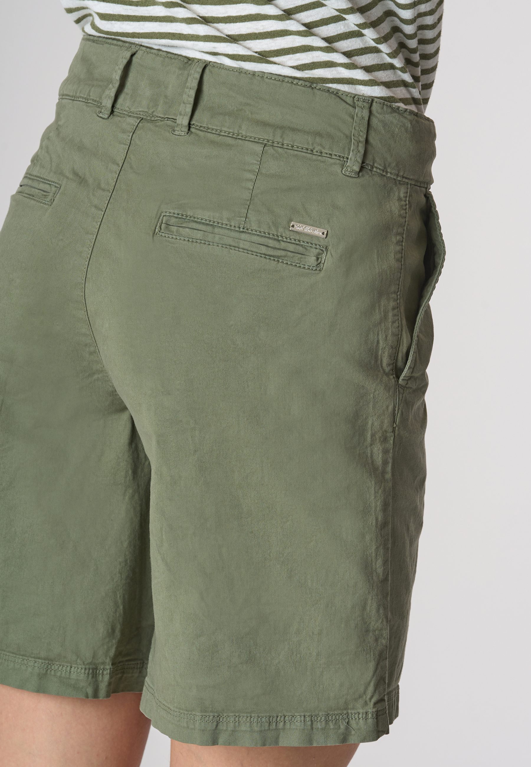 Pantalone corto in cotone gabardine