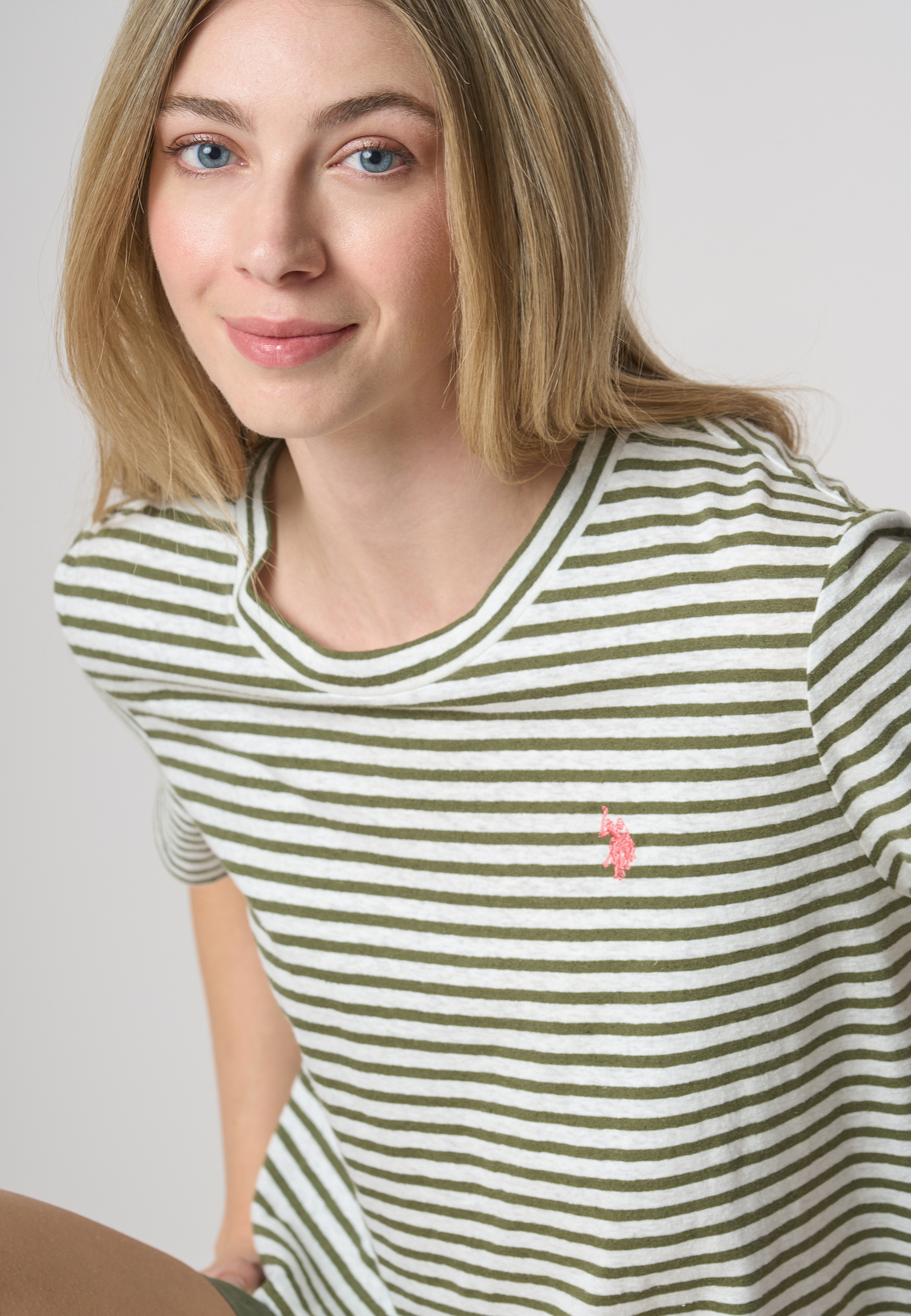 T-shirt girocollo a righe in misto cotone e lino