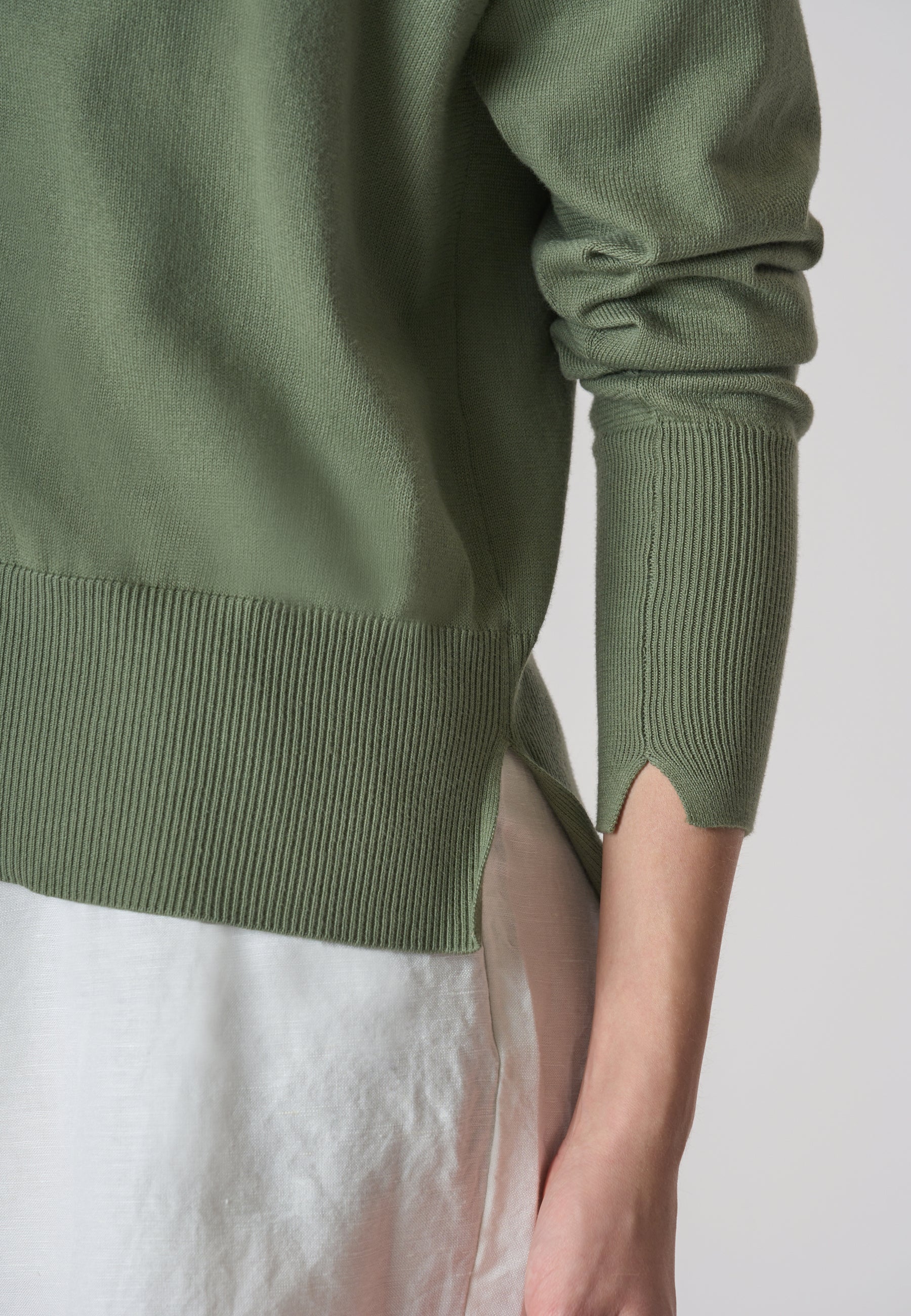 Maglia girocollo in cotone overdyed