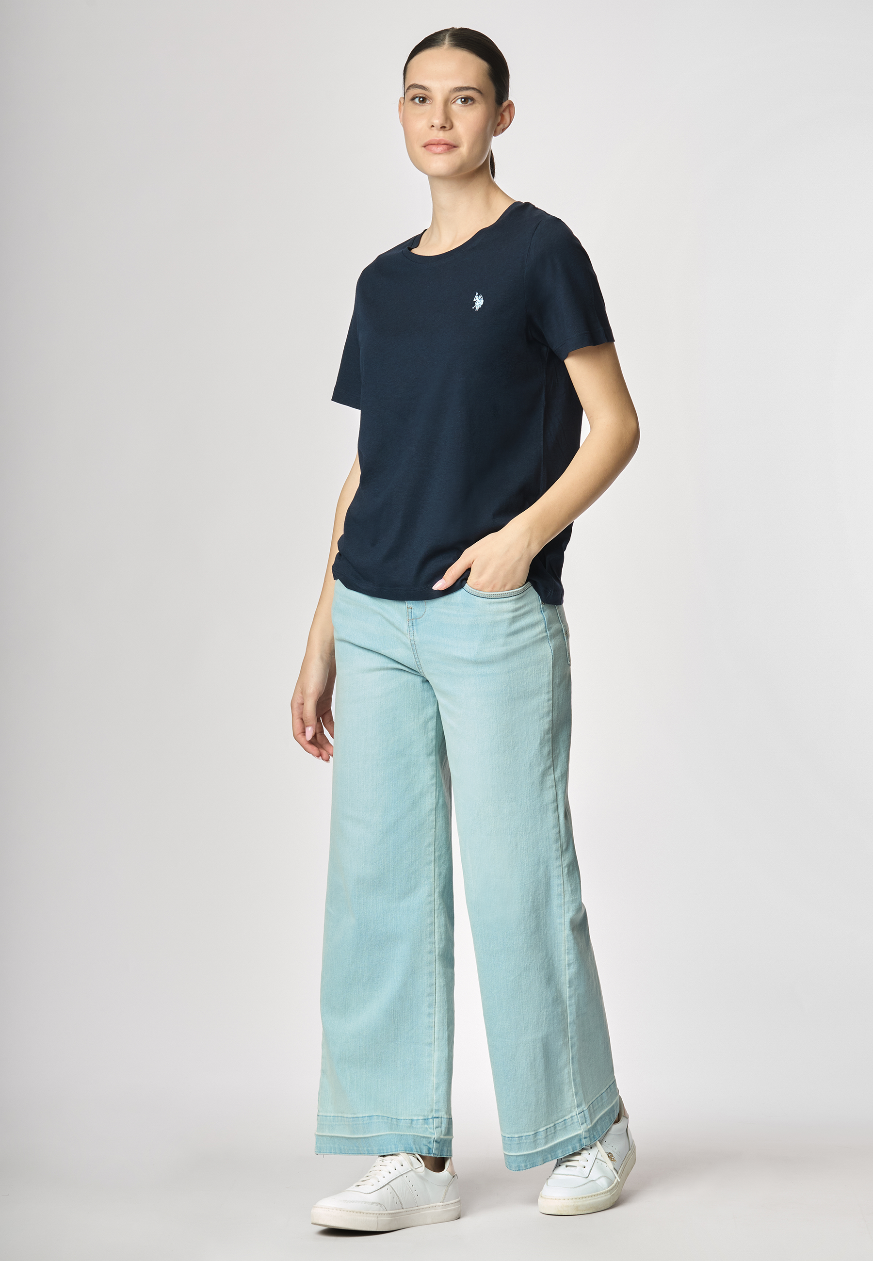 T-shirt girocollo a maniche corte in misto cotone e viscosa premium quality