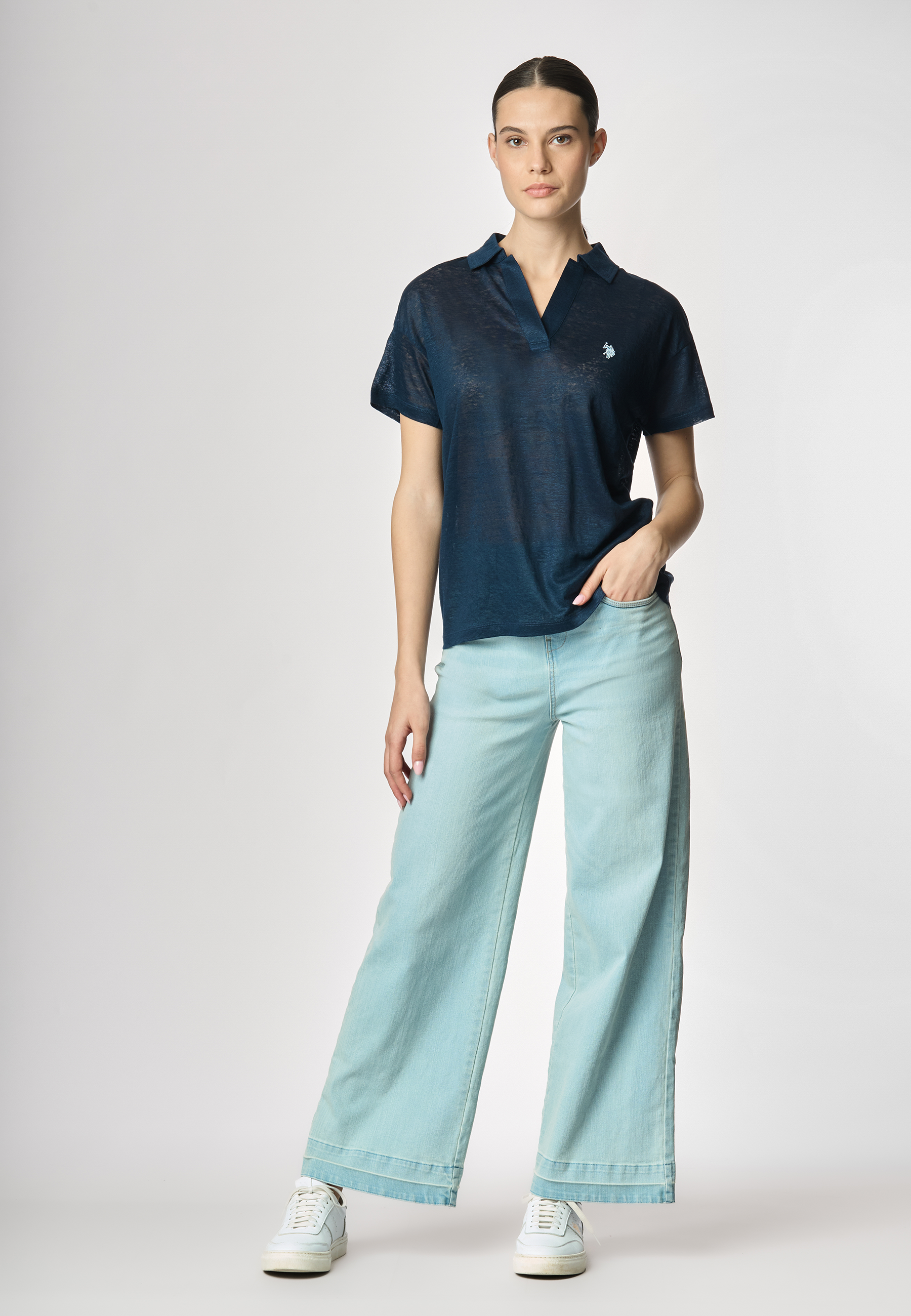 Polo a maniche corte con scollo a V in lino premium quality