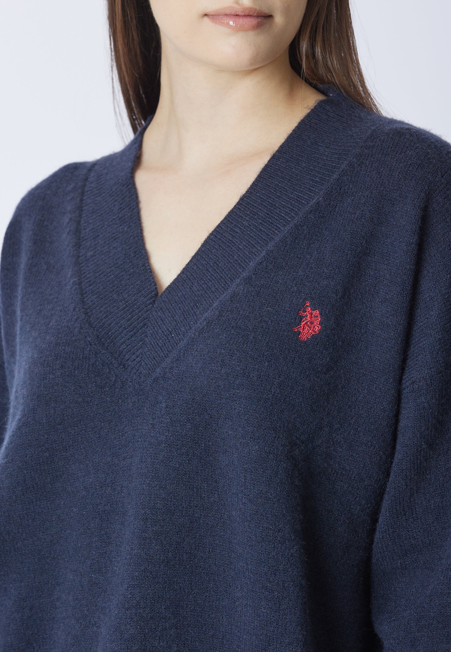 Maglia scollo a V over con logo