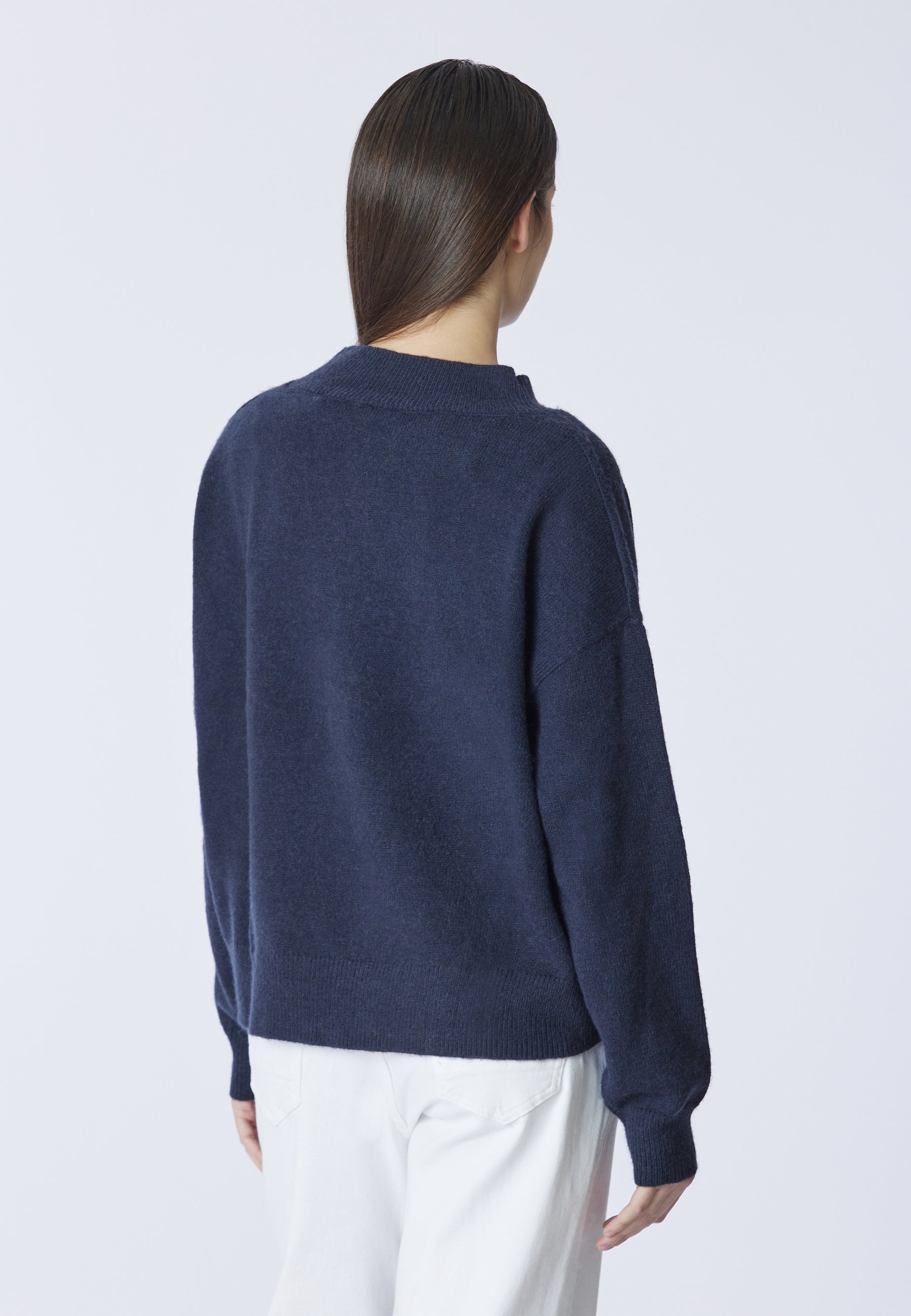 Maglia scollo a V over con logo