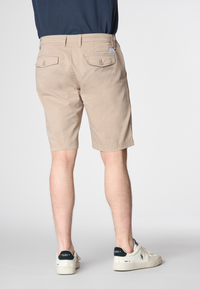 Pantaloni corti chino in cotone twill stretch con logo
