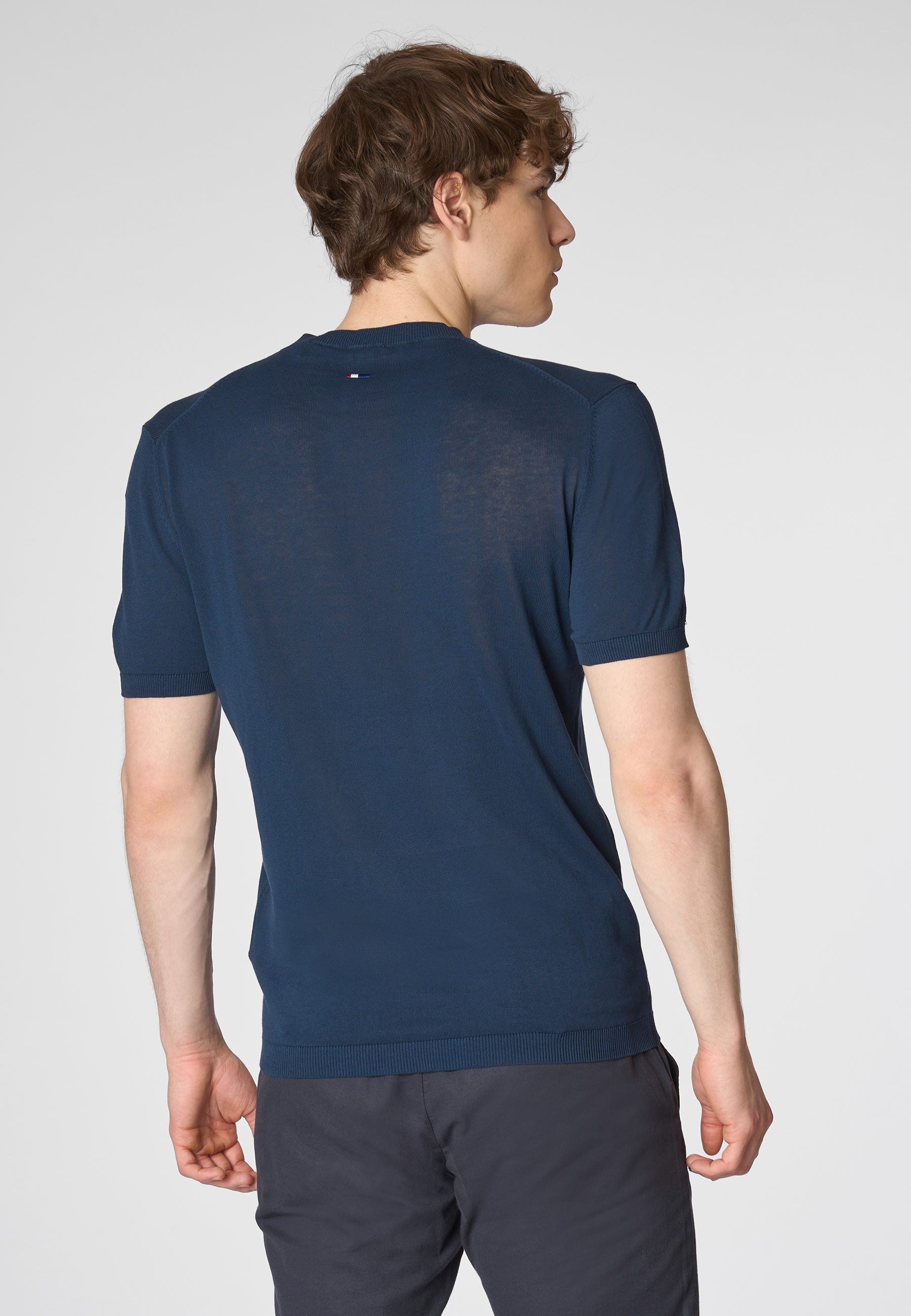 Maglia girocollo a maniche corte misto cotone organico e lino