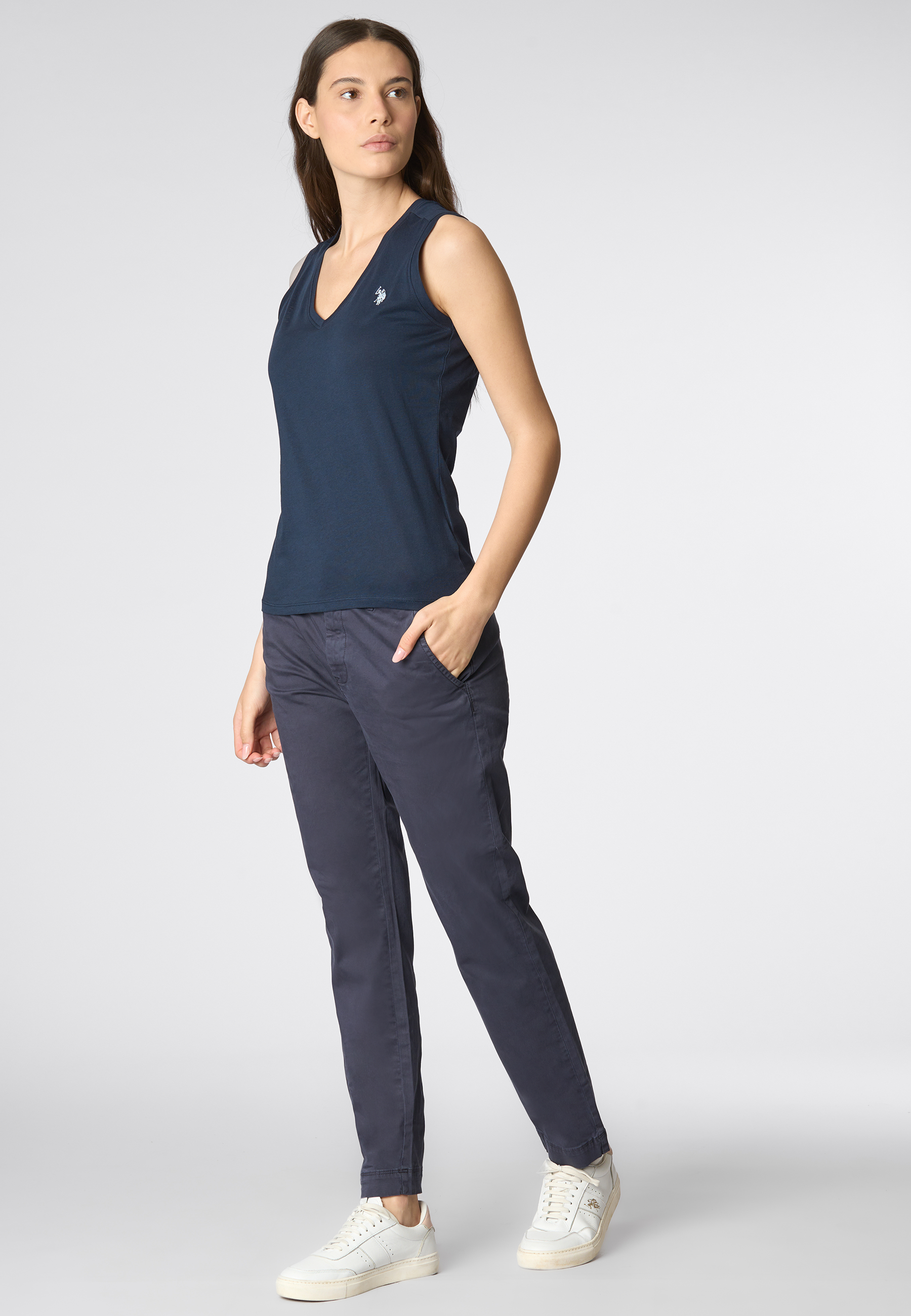 T-shirt smanicata con scollo a V in cotone light jersey