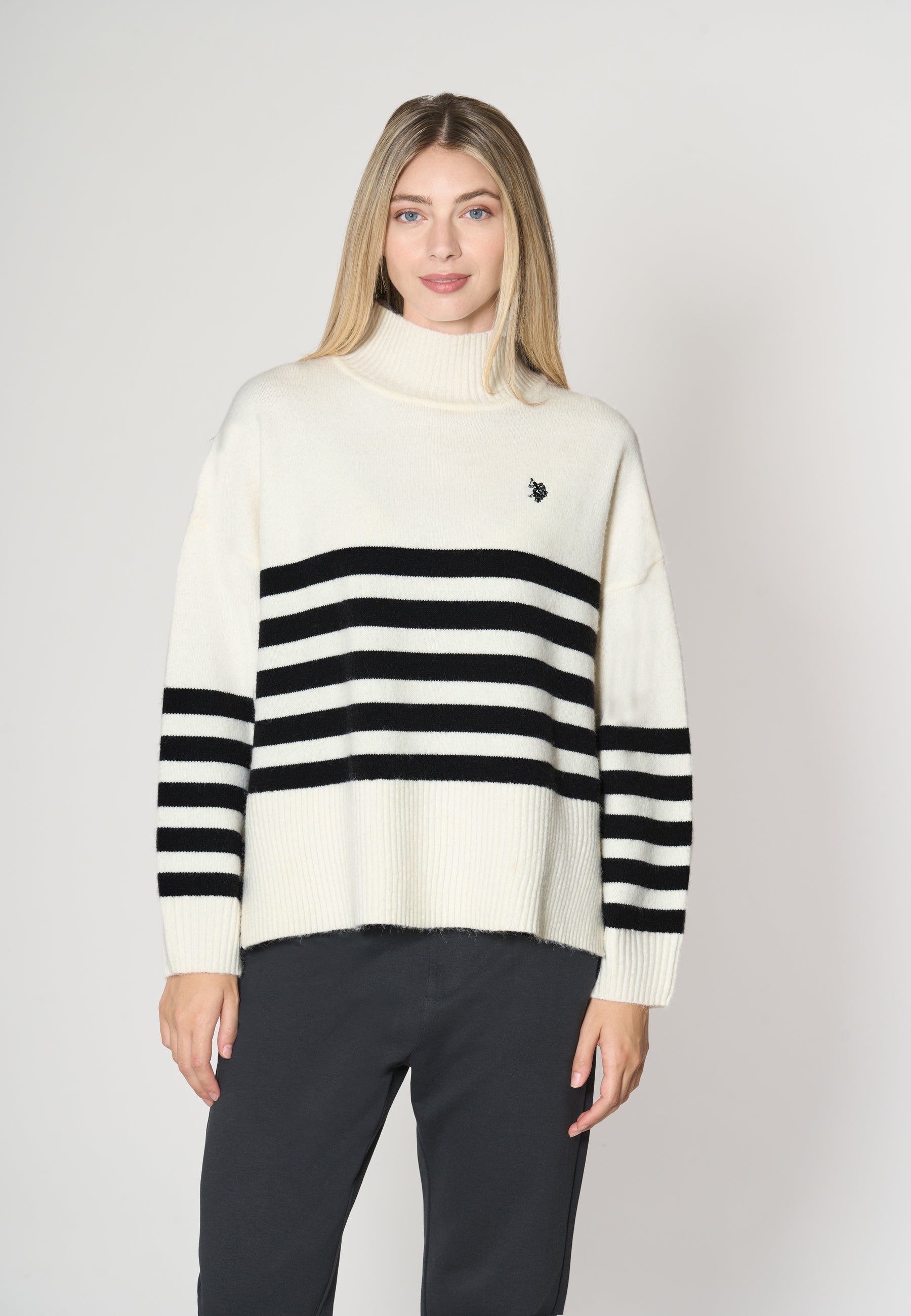 Maglione dolcevita a righe