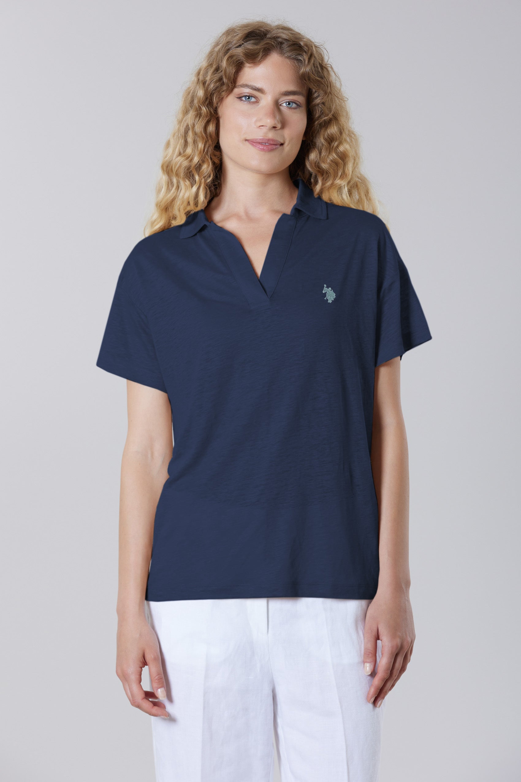 Polo a maniche corte con scollo a V in lino premium quality