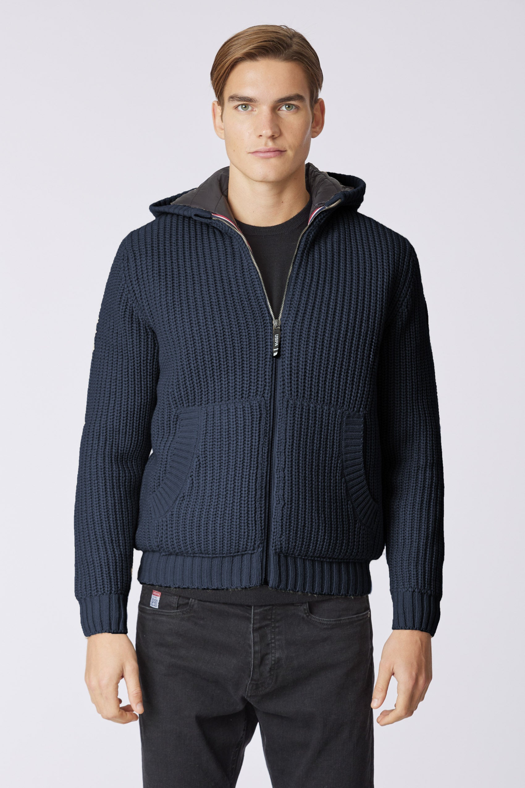 Cardigan con cappuccio e zip