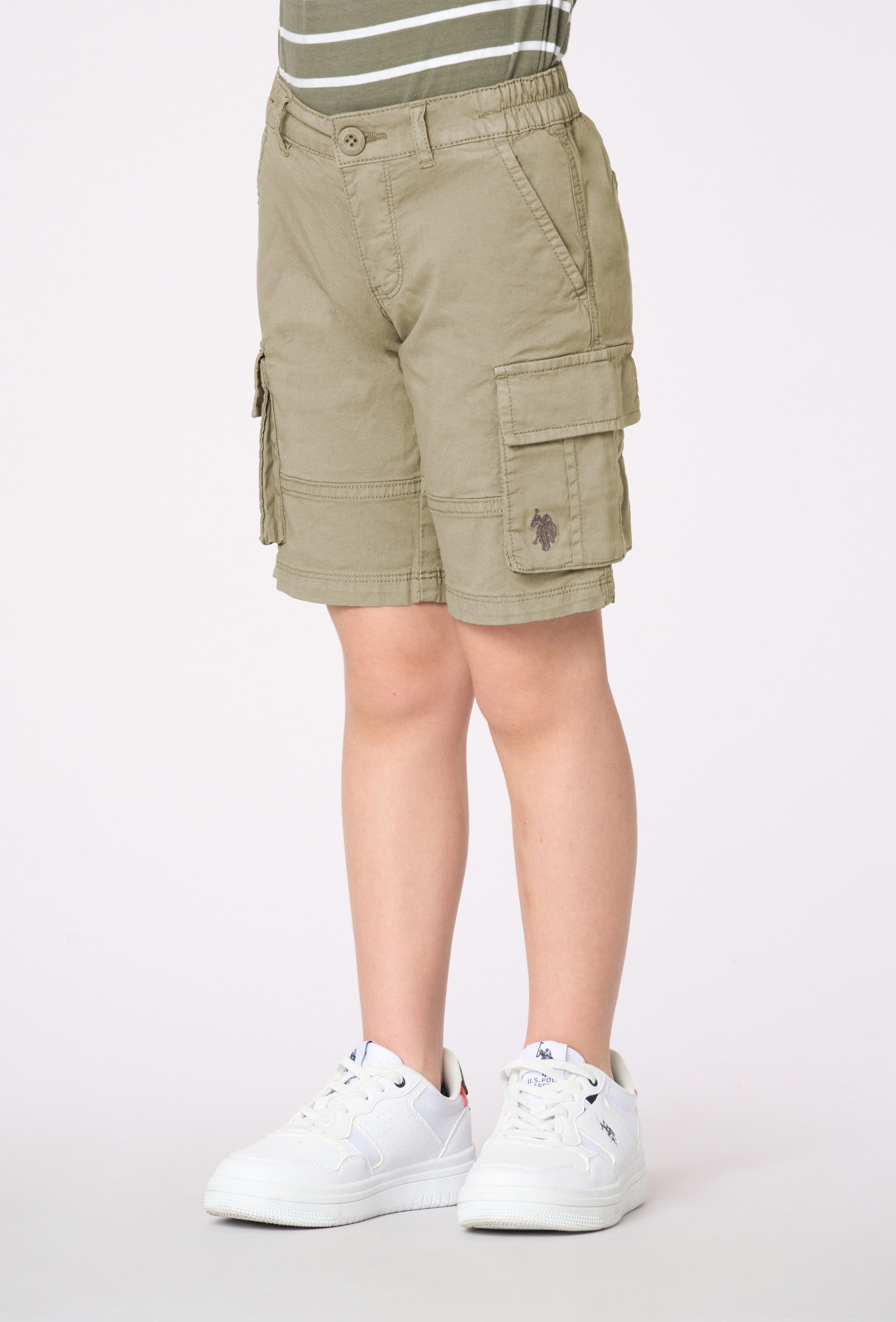 Pantalone corto cargo in cotone da bambino con elastico in vita