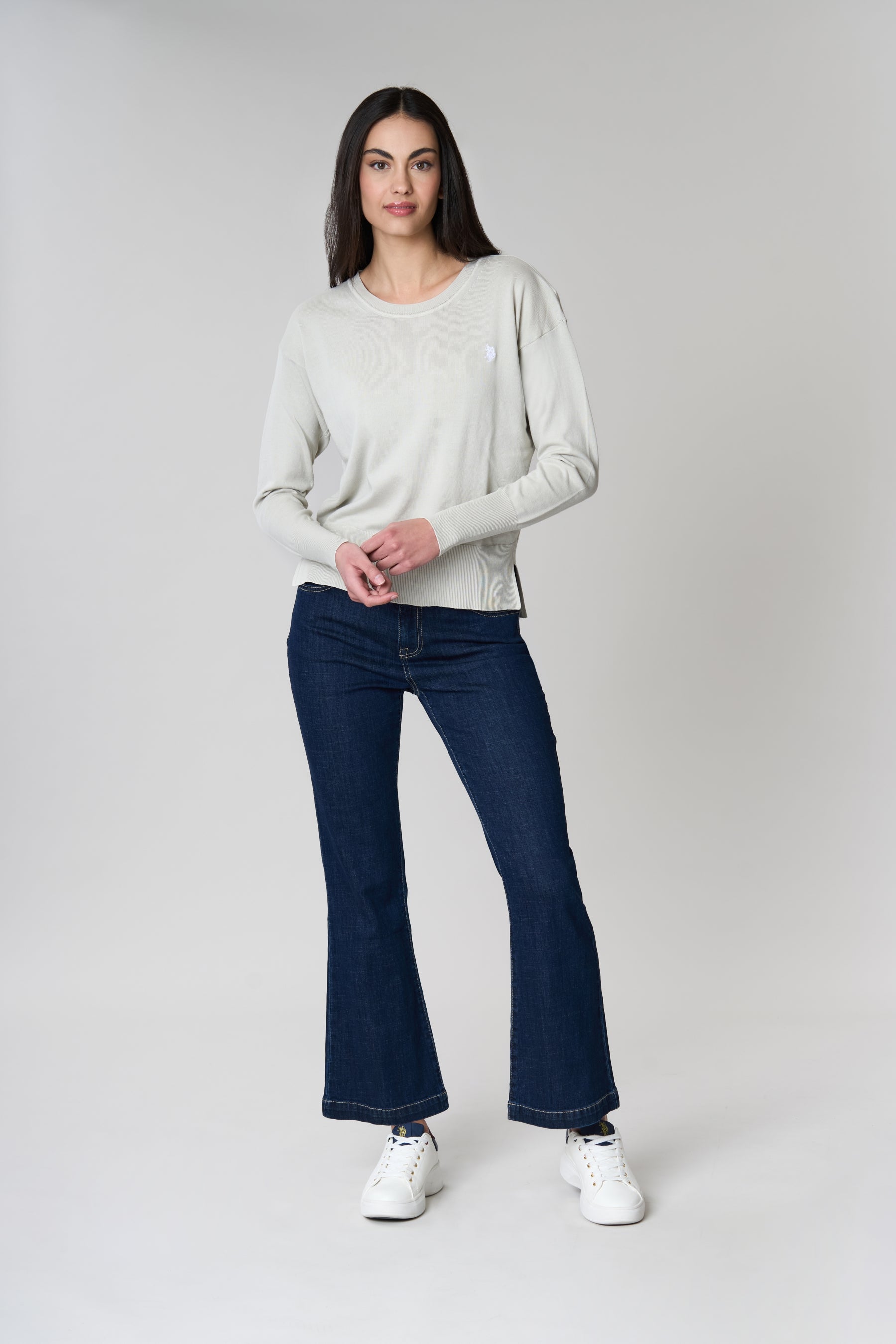 Maglia girocollo in cotone con spacchi laterali e logo