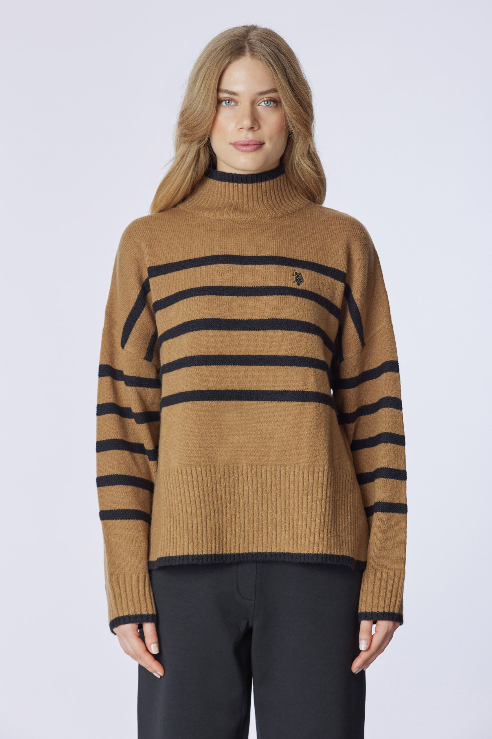 Maglia dolcevita con fantasia a righe