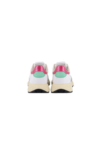 Sneaker Seneka da donna con inserti e suola sagomata