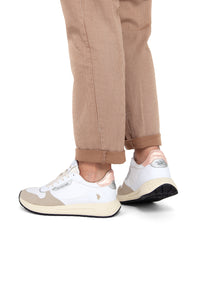 Sneaker Seneka da donna con inserti e suola sagomata