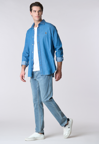 Camicia da uomo slim fit in denim leggero con collo francese