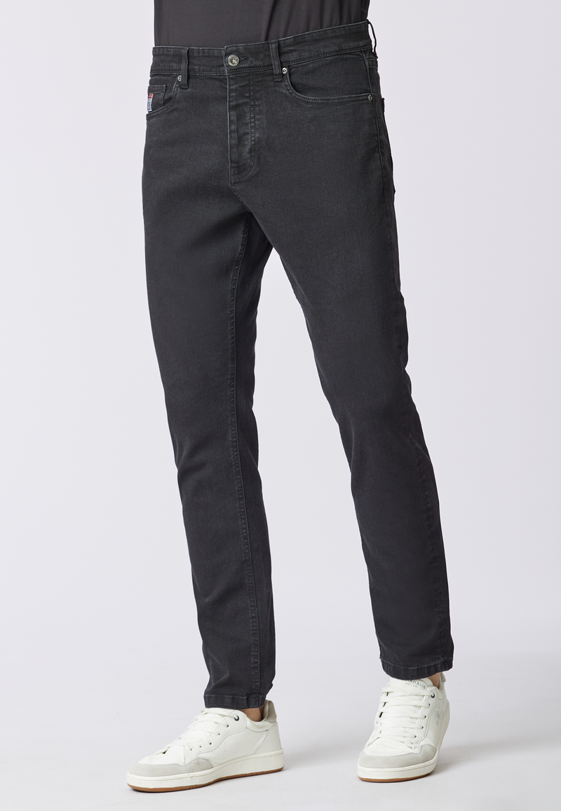 Pantalone denim cinque tasche tapered fit