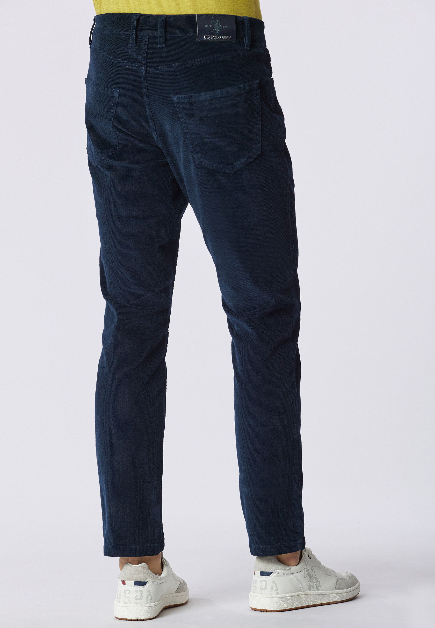 Pantalone cinque tasche in velluto taperede fit