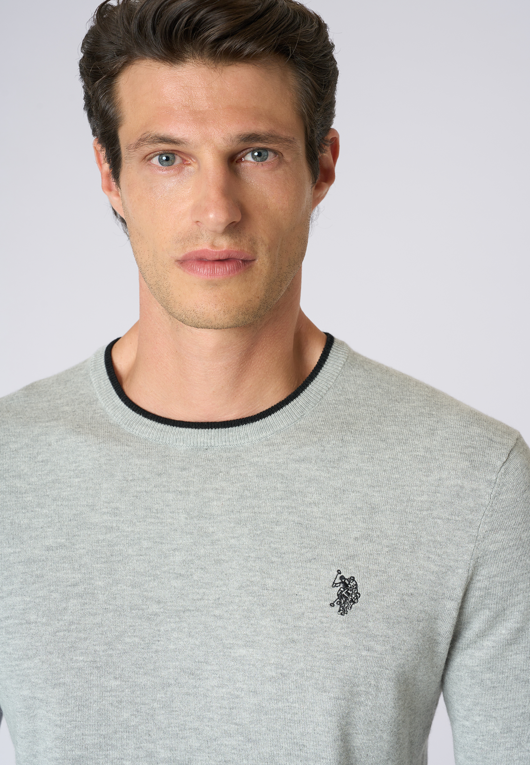 Maglia girocollo  misto lana e viscosa