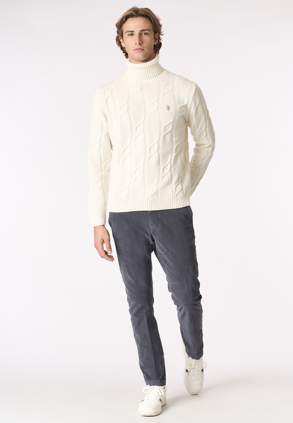 Maglia dolcevita lavorazione a treccia misto lana