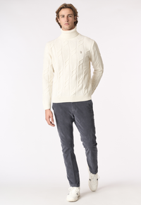 Maglia dolcevita lavorazione a treccia misto lana