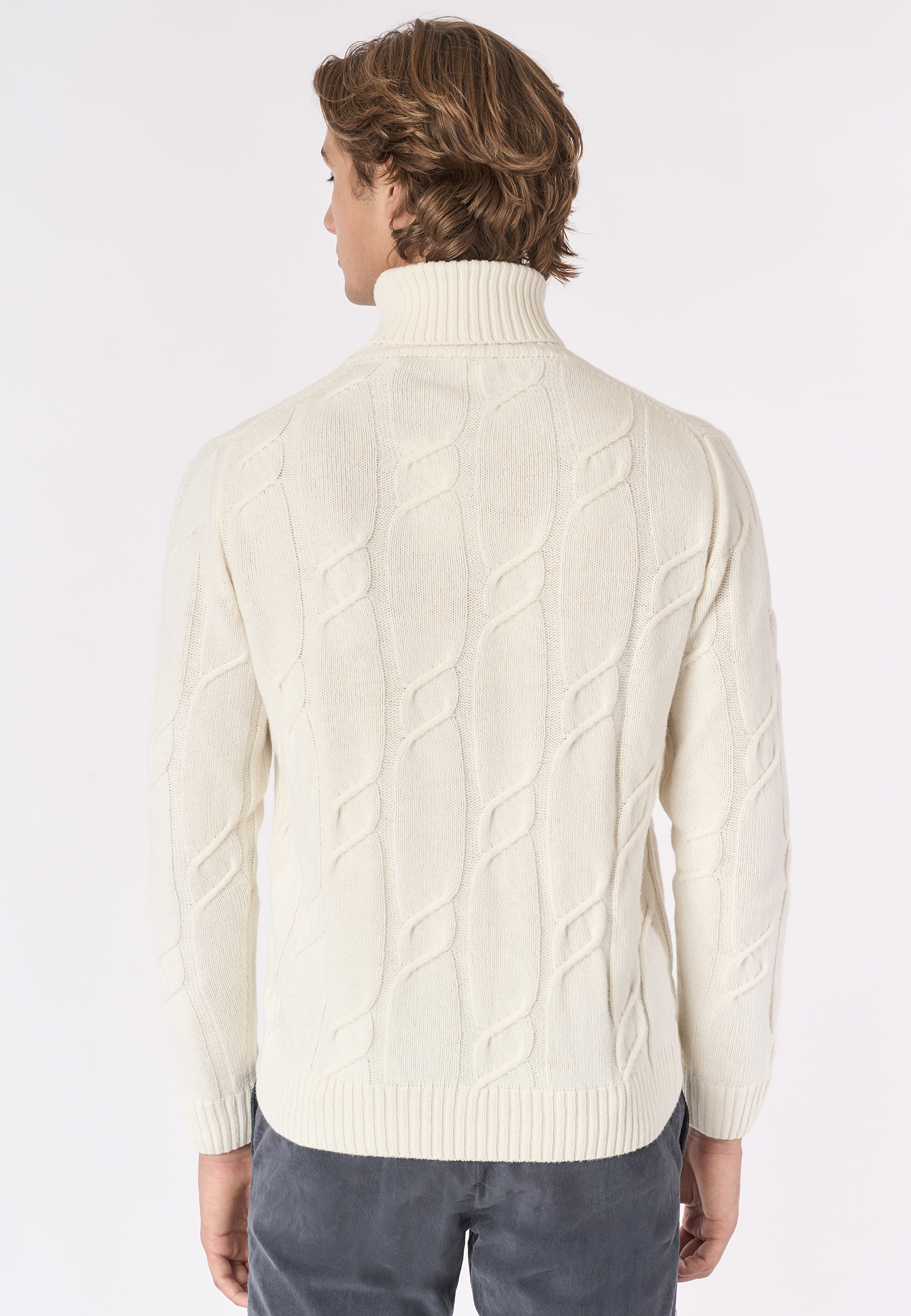 Maglia dolcevita lavorazione a treccia misto lana