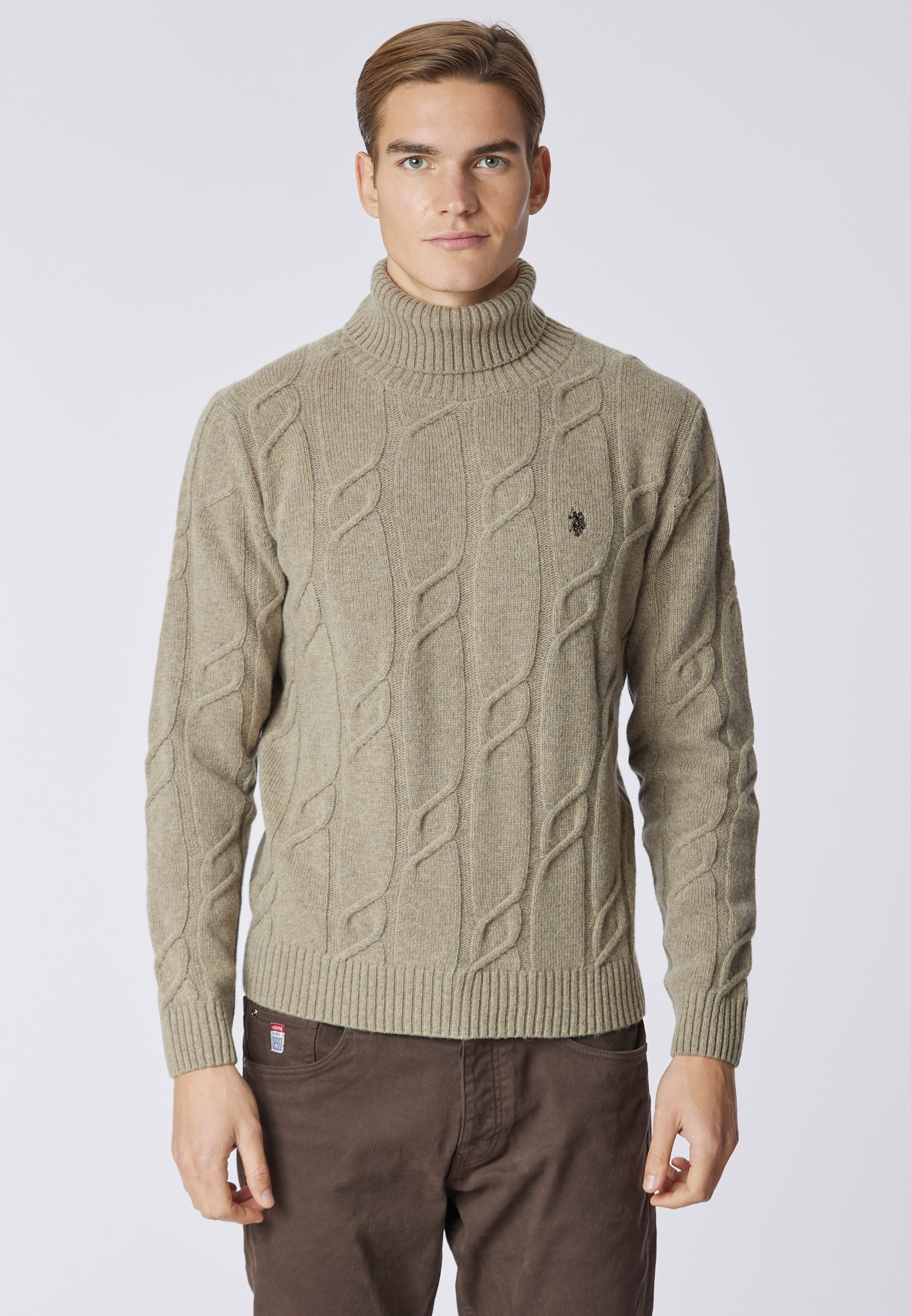 Maglia dolcevita lavorazione a treccia misto lana