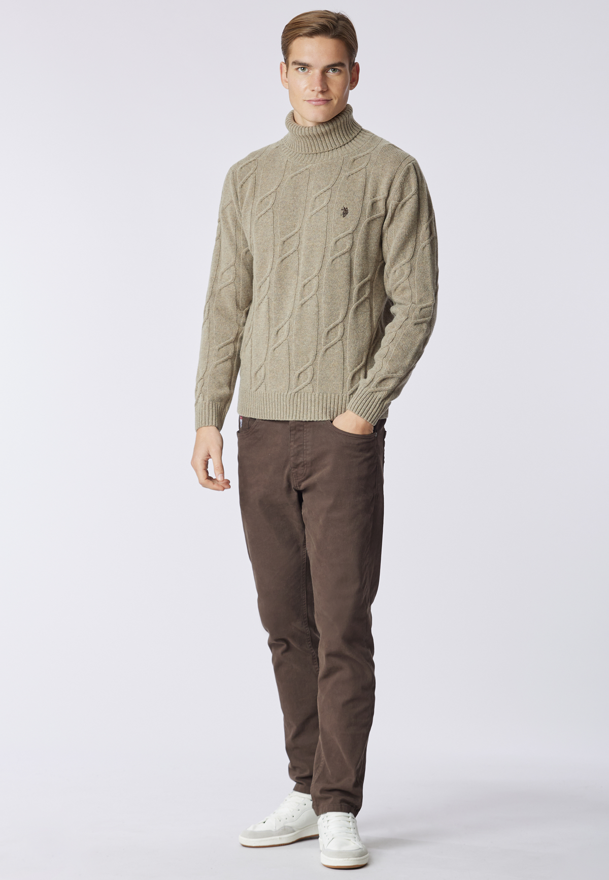 Maglia dolcevita lavorazione a treccia misto lana