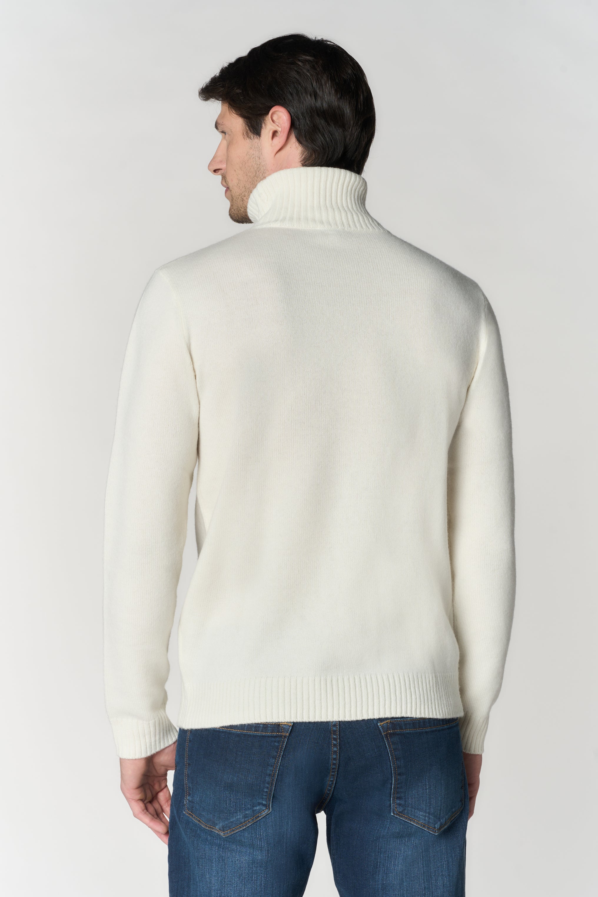 Maglia dolcevita con ricamo frontale limited edition St. Moritz