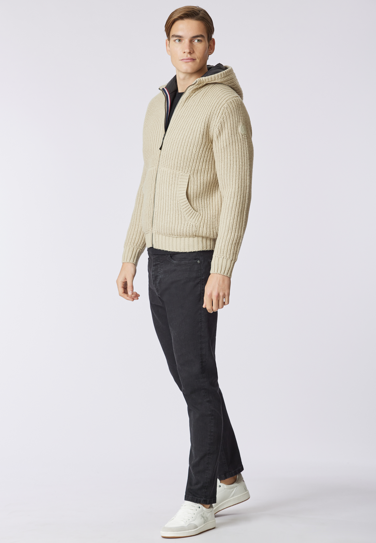 Cardigan con cappuccio e zip