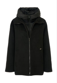 Giacca con cappuccio e imbottitura interna