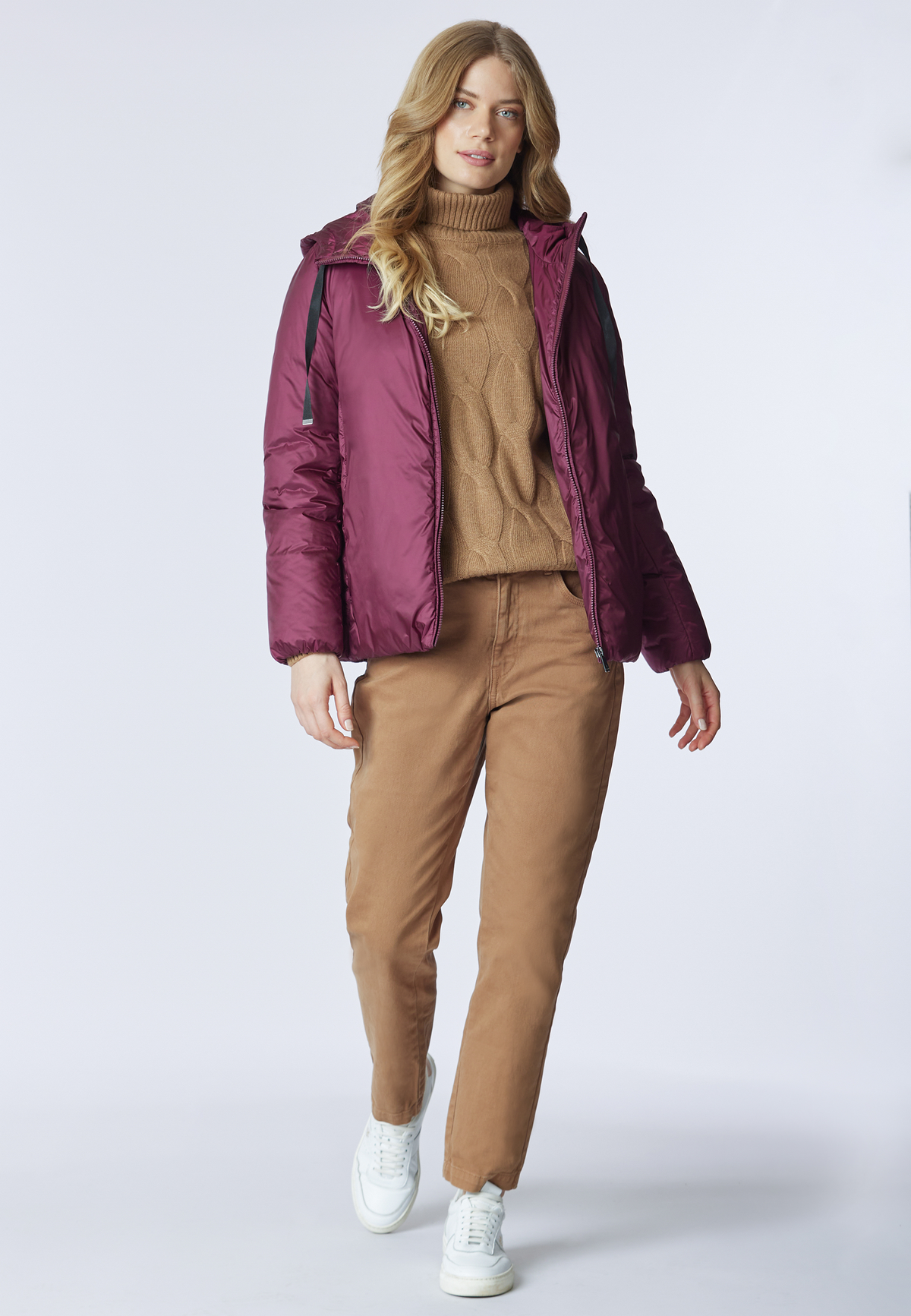 Giacca con cappuccio in nylon satin