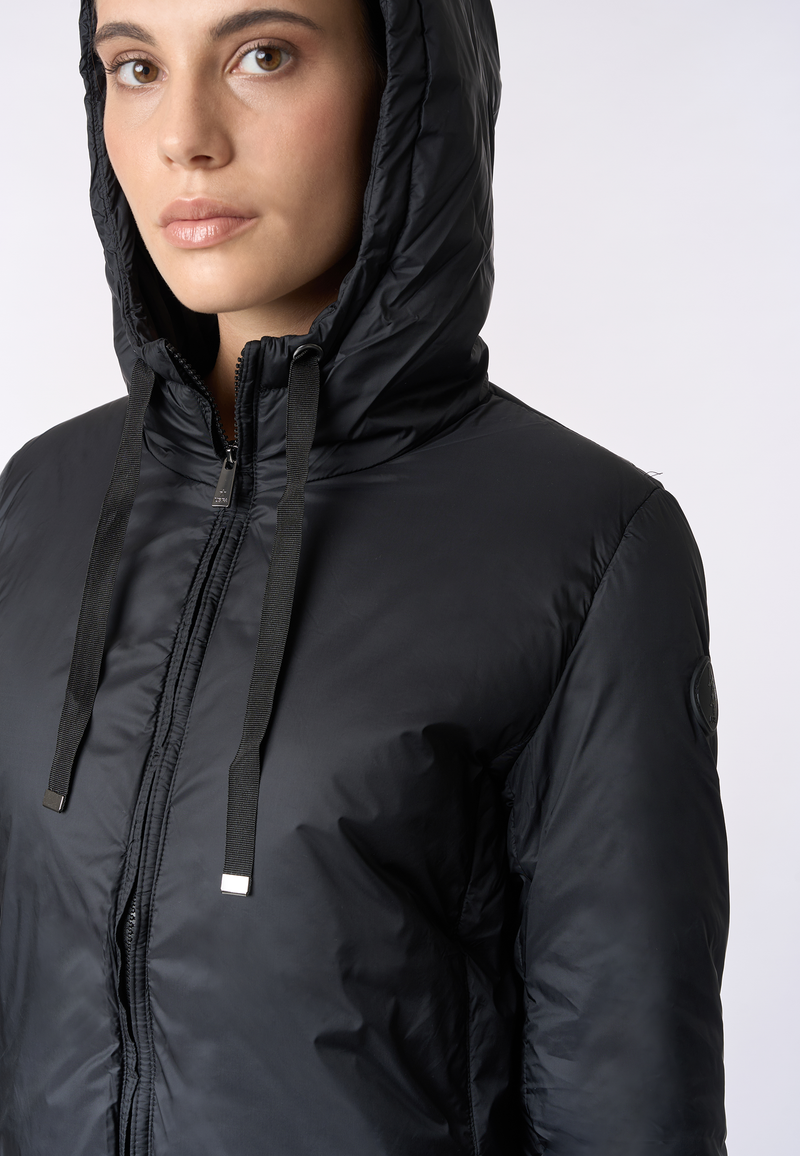 Giacca con cappuccio in nylon satin