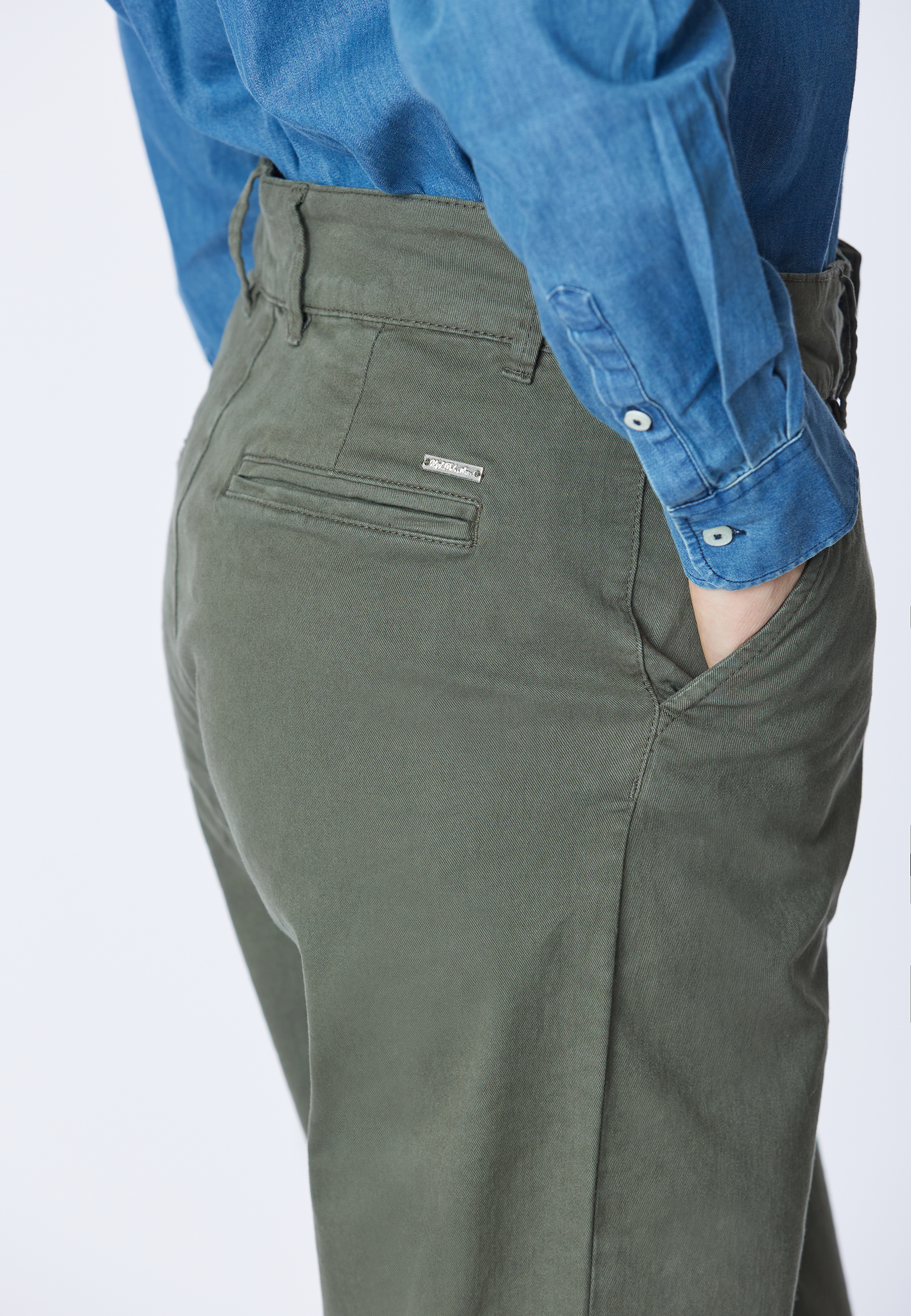 Pantalone chino da donna in cotone gabardine